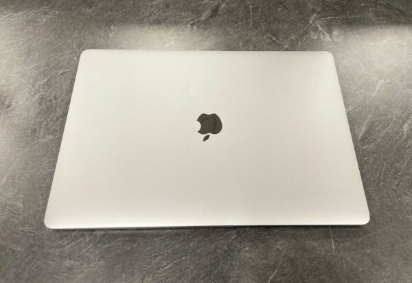 Apple MacBook Pro Core i9 8Gen (32GB DDR4 AMD Radeon  1TB SSD  Battery 98% 2018) - Image 4