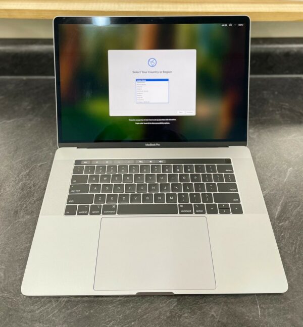 Apple MacBook Pro Core i9 8Gen (32GB DDR4 AMD Radeon  1TB SSD  Battery 98% 2018) - Image 3